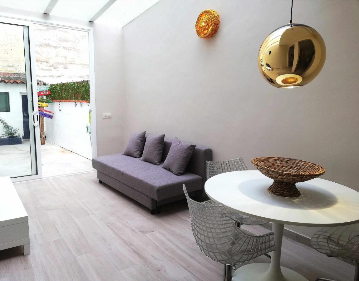 Mazi Apartments Chic Бадалона Екстериор снимка
