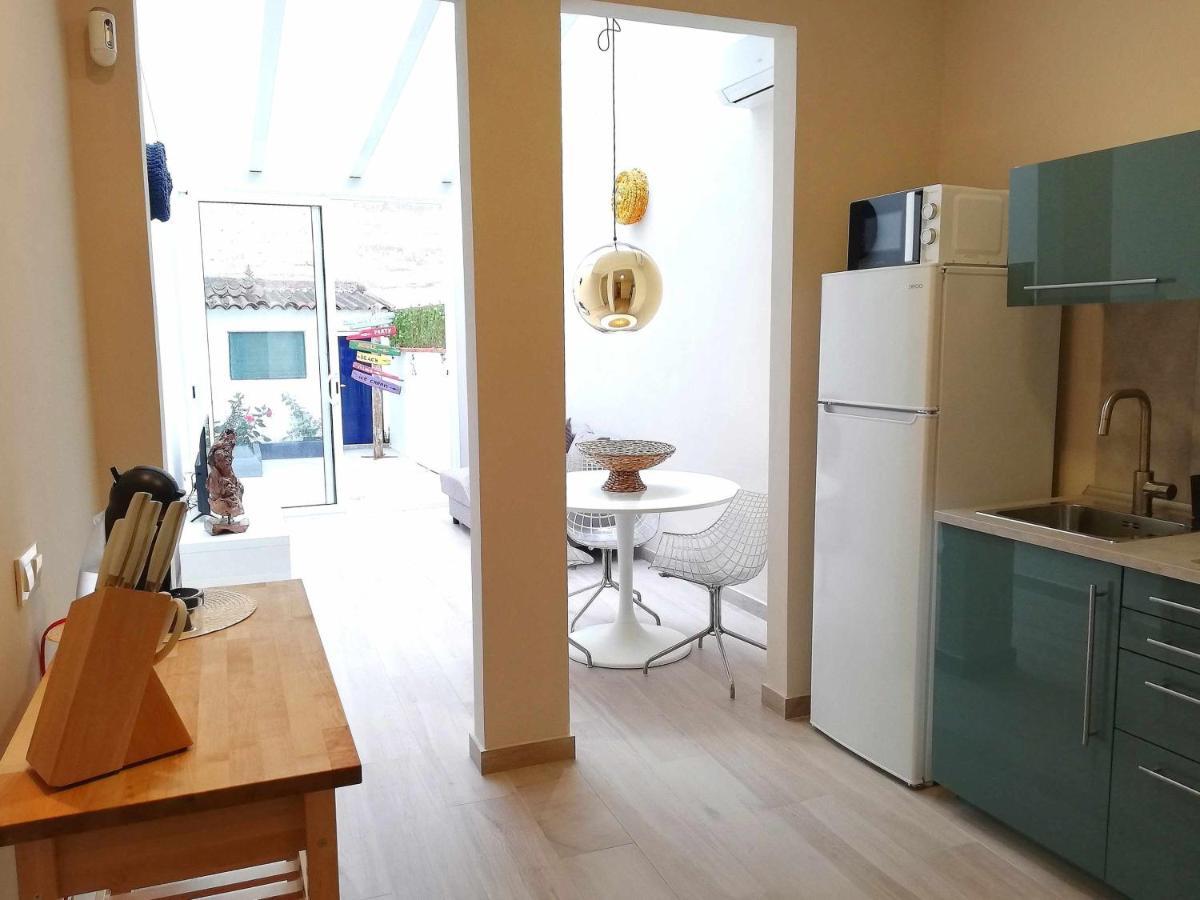 Mazi Apartments Chic Бадалона Екстериор снимка