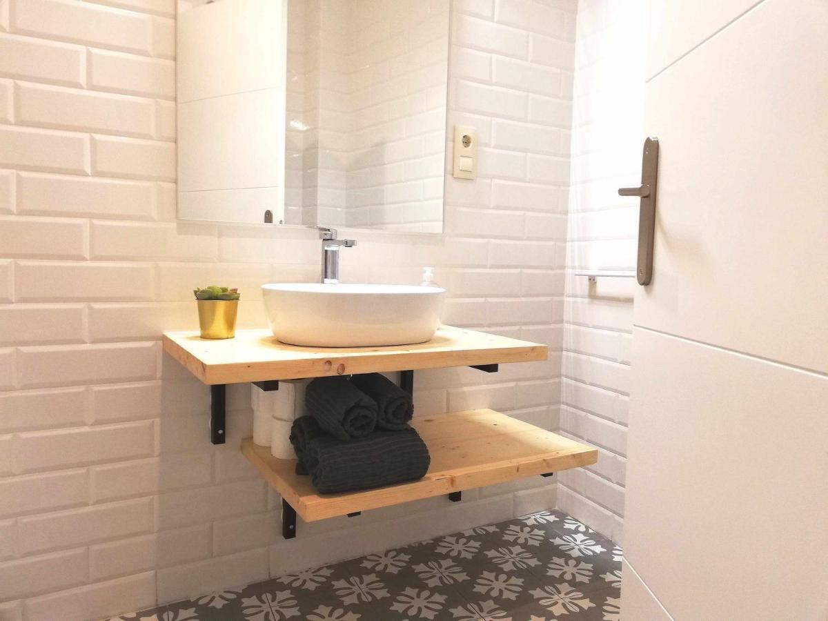 Mazi Apartments Chic Бадалона Екстериор снимка