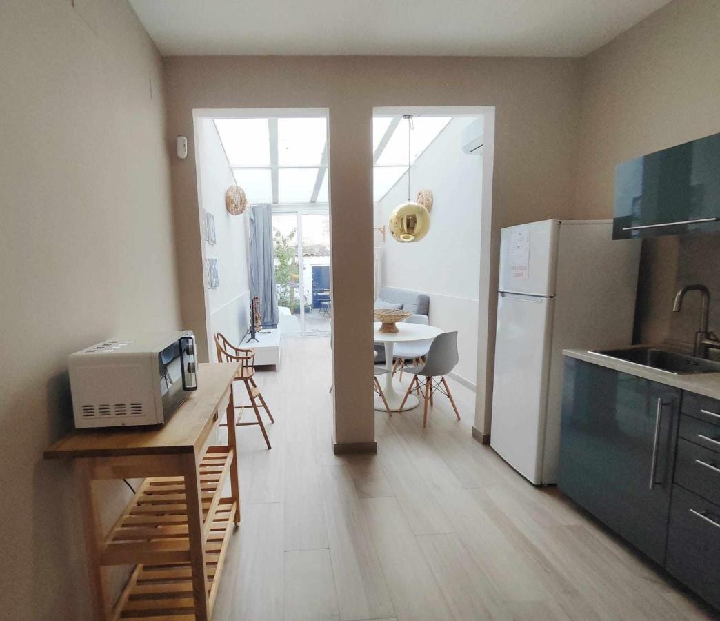 Mazi Apartments Chic Бадалона Екстериор снимка